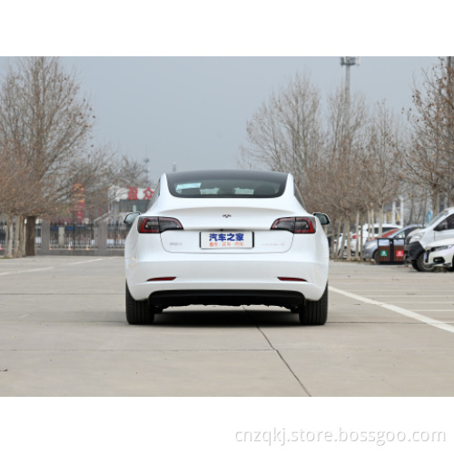 2023 Tesla Model 3 سيارة كهربائية 675 كم أربعة أبواب وخمس مقاعد سيارات كهربائية فاخرة للبيع